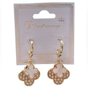 5/$25 White & Gold Floral Double Layer Dangle Earrings
